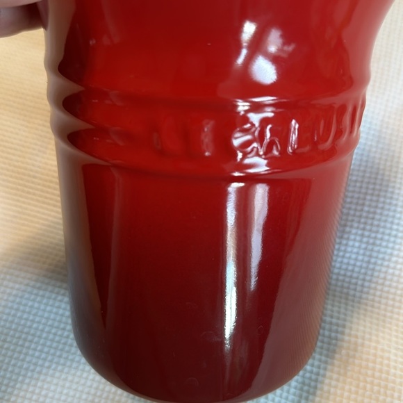 Le Creuset Stoneware Utensil Holder Crock Cherry Red Ombré - Picture 2 of 10